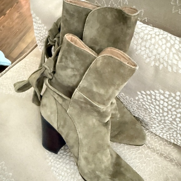 Banana Republic Olive Heeled Boots Suede Finish Tie Bow in back see all pics - Picture 3 of 11